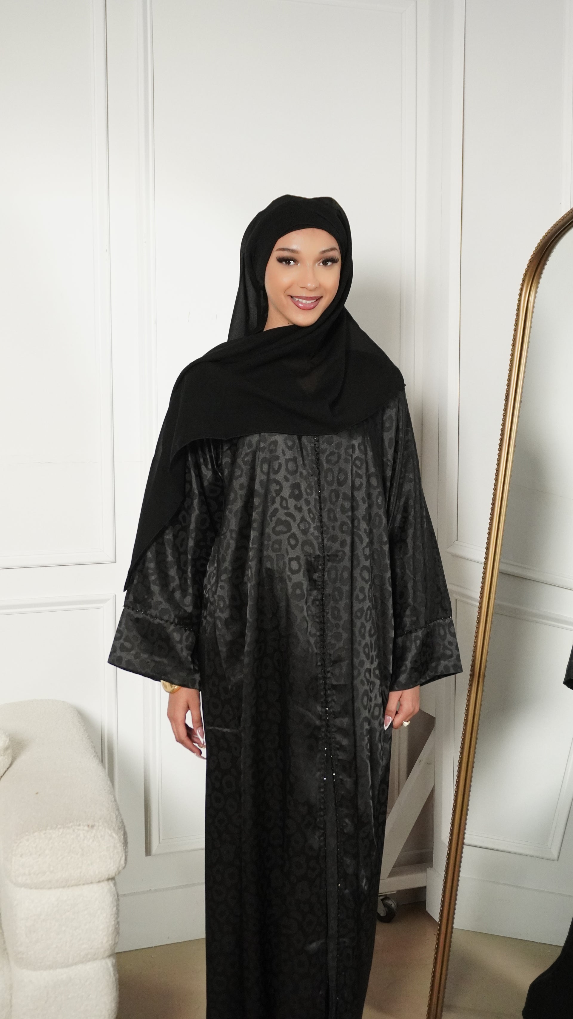 Black Kiss Abaya